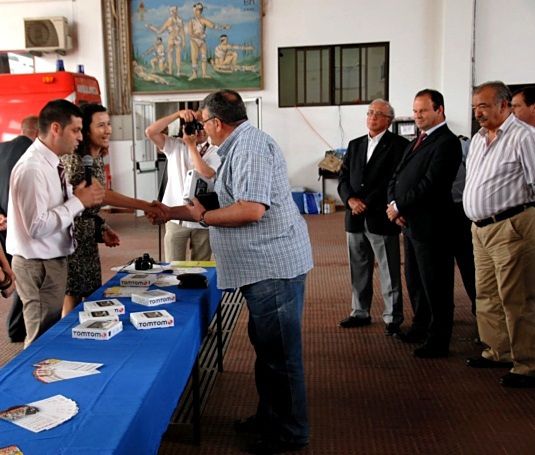 Entrega dos sistemas de navegao TomTom1 Entrega dos sistemas de navegao TomTom1