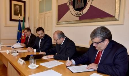 Assinatura de_Protocolo_com_o_Sec._de_Estado_do_Emprego_Miguel_Cabrita_em_Loul_-_C.M.Loul_-_Mira_1 Assinatura de_Protocolo_com_o_Sec._de_Estado_do_Emprego_Miguel_Cabrita_em_Loul_-_C.M.Loul_-_Mira_1