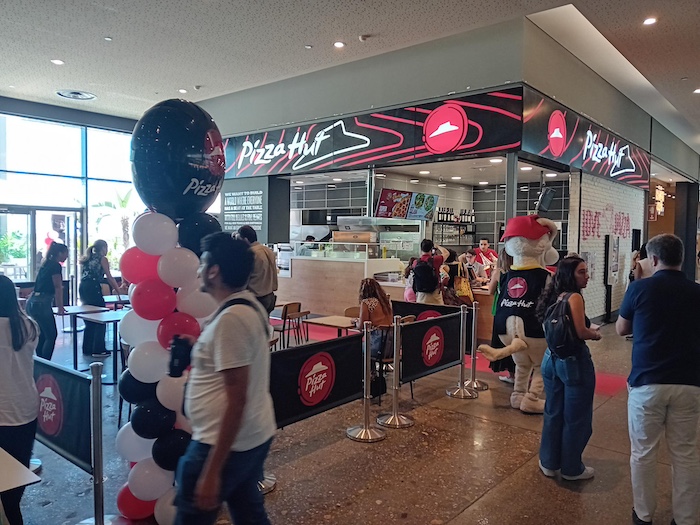 Tavira Plaza Abertura de nova loja "Pizza Hut" Mais Algarve
