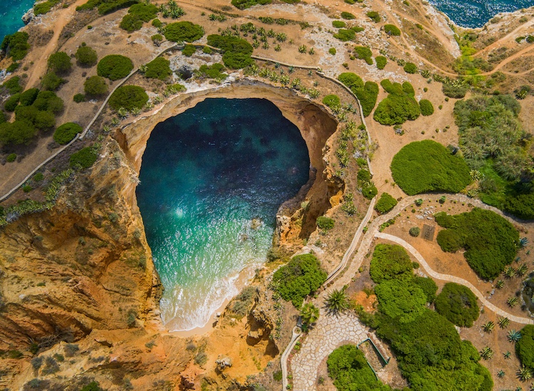 Grutas-Benagil