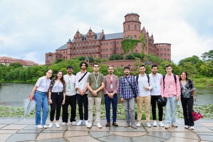 Estudante-UAlg-Huawei-1 Estudante-UAlg-Huawei-1