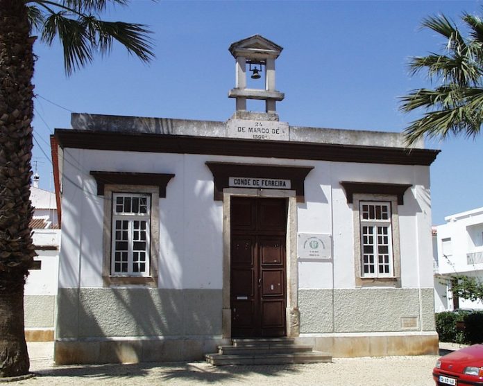 Lagos-Antiga-Escola-CFerreira Lagos-Antiga-Escola-CFerreira