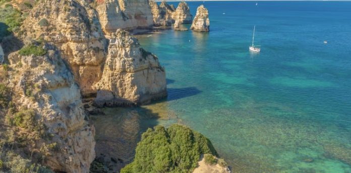 Holidu-Praias-Algarve